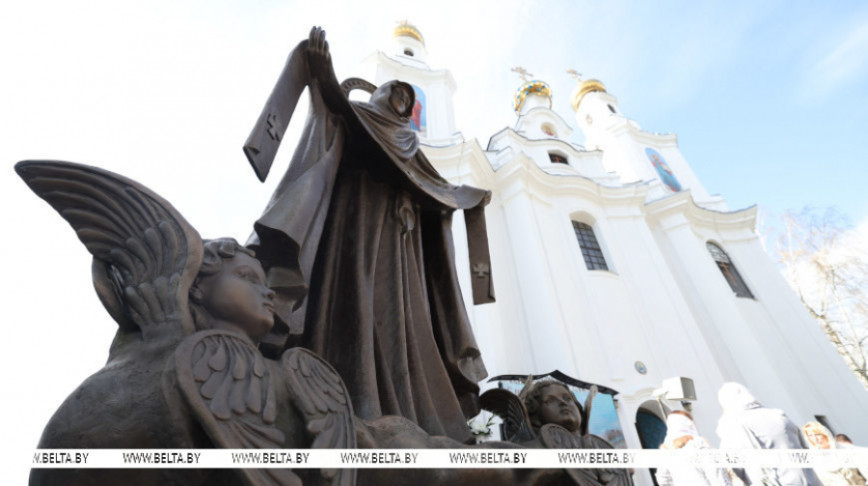 Лукашенко на Пасху посетил Свято-Покровский храм в Толочине