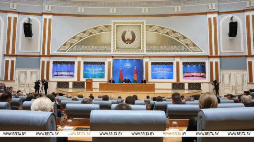 "Это не кормушка". Лукашенко потребовал от ученых прекратить выполнять невостребованные исследования