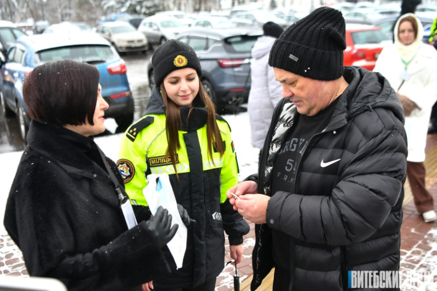 Республиканская акция для участников дорожного движения «Снижай риски» прошла в Витебске на площади Свободы
