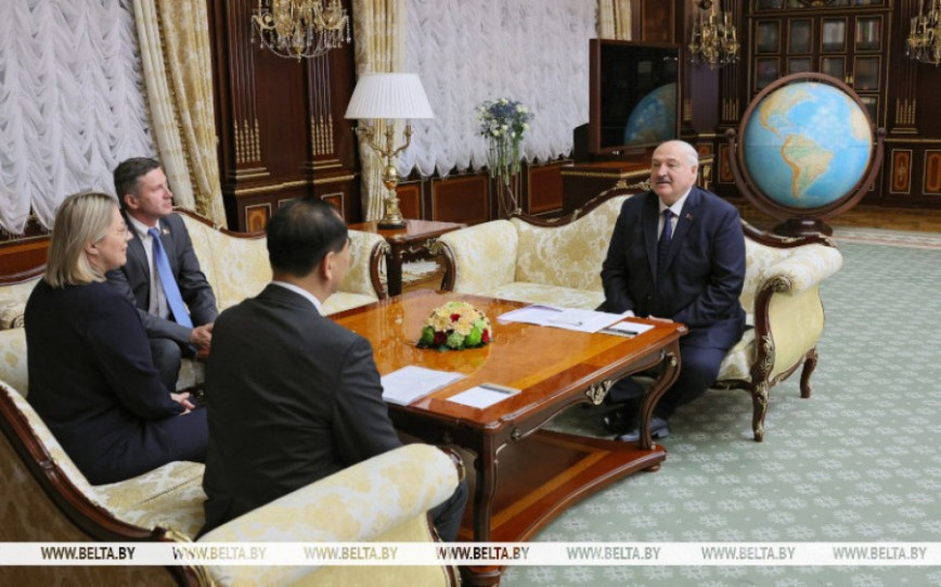 Лукашенко встретился с ректором Пекинского университета Гун Цихуаном