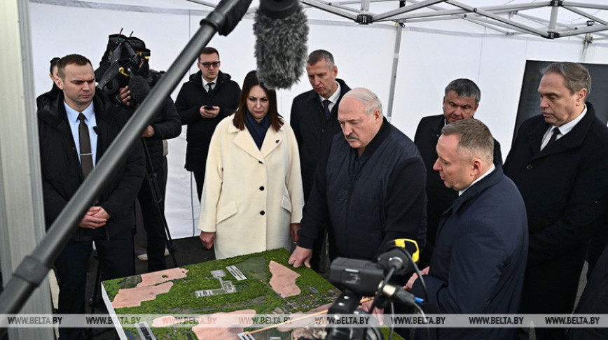 Лукашенко ознакомился с развитием в Беларуси птицеводческой отрасли