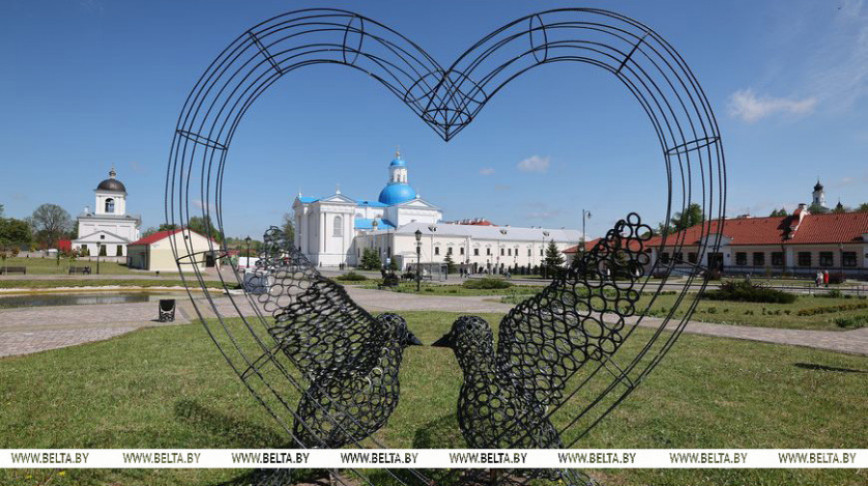 "Приходится спасать наши вековые устои". Почему Лукашенко уделяет столько внимания монастырям