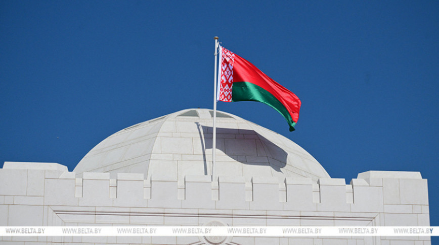 Султан Омана Хайсам бен Тарек Аль Саид предложил создать в стране хаб белорусских товаров. Об этом Президент Беларуси Александр Лукашенко заявил журналистам в Маскате.