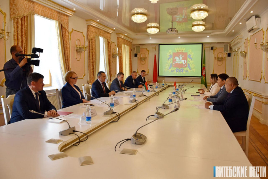 Александр Субботин встретился с Чрезвычайным и Полномочным послом Кыргызской Республики