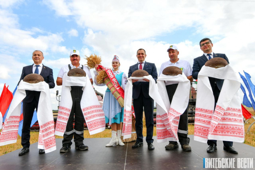 Аграрии Витебской области намолотили 1 миллион тонн зерна и маслосемян рапса