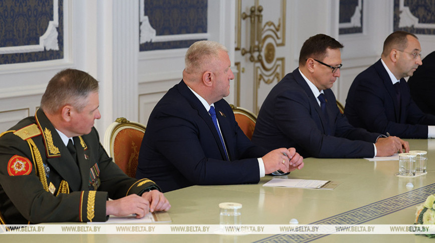 ‘Move forward, do not stand still.’ Lukashenko lays out key demand for appointed officials