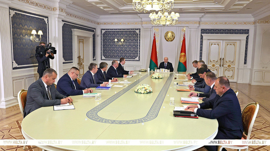 Lukashenko convenes meeting to discuss Mogilev Oblast development