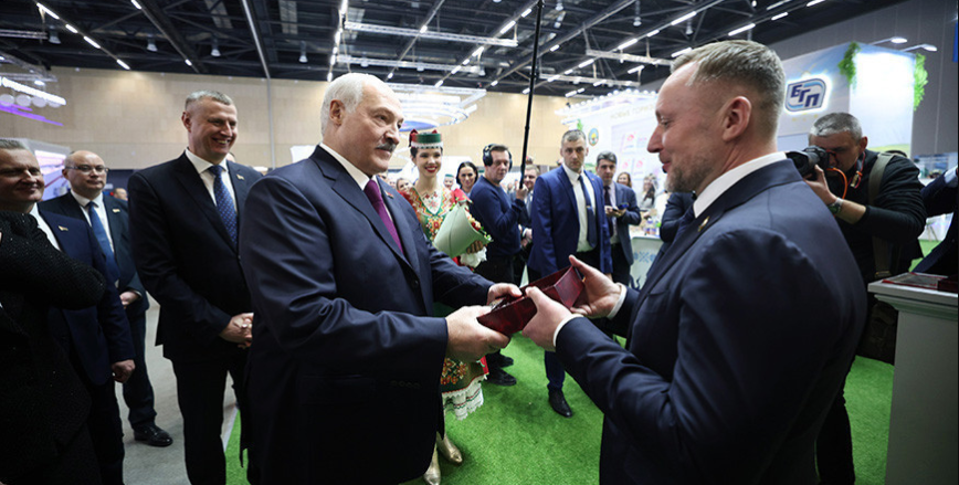 Lukashenko to present State Quality Mark awards