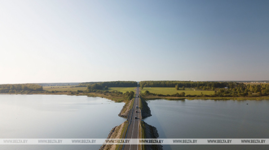 Lukashenko signs road management law