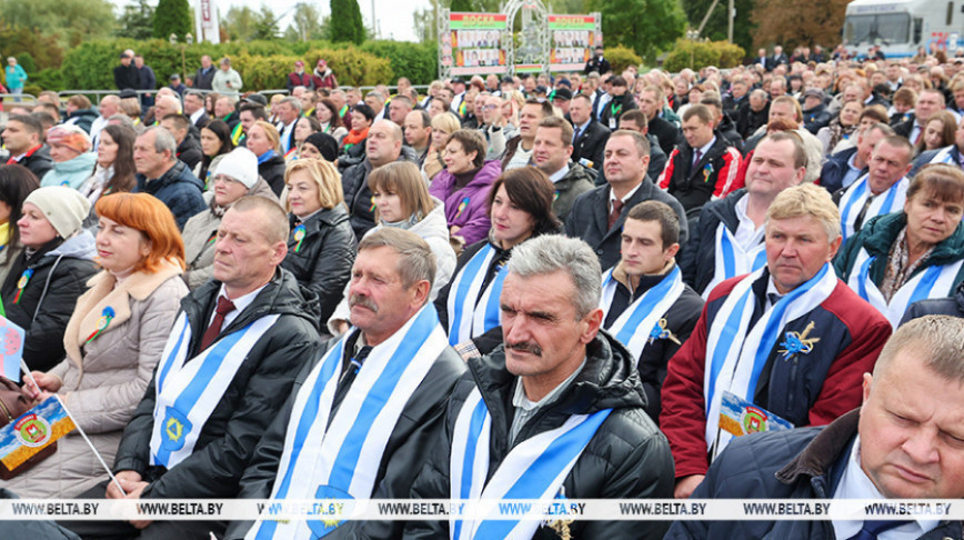 Усё, што мы зрабілі, - на карысць нашай краіны. Перадавікі жніва Віцебскай вобласці аб працы ў полі