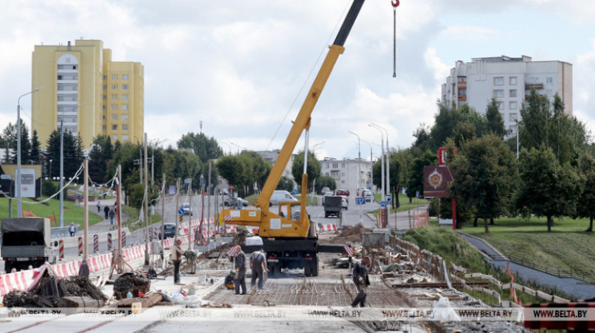 У Віцебску працягваецца капрамонт Юбілейнага моста праз Віцьбу
