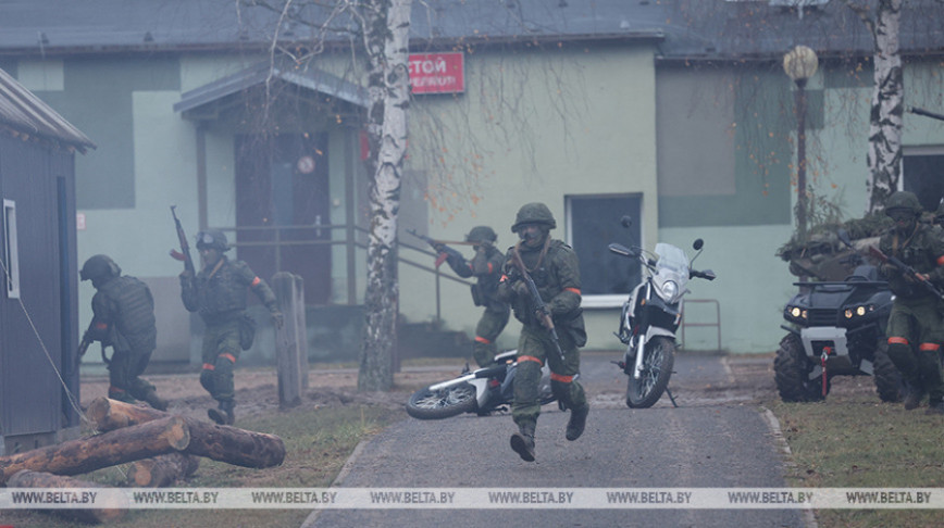 Барацьба з дронамі і бой у лесе. У Лепельскім раёне праходзіць аператыўны збор каманднага складу УС