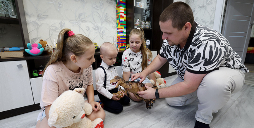 Для шматдзетных сем'яў Беларусі адкрыта 151 тыс. дэпазітных рахункаў па праграме "Сямейны капітал"